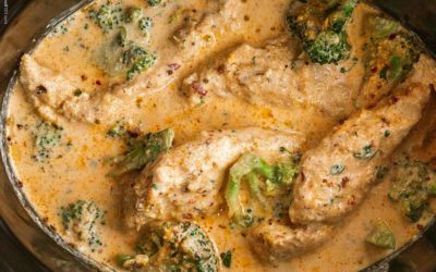 Slow Cooker Garlic Chicken Alfredo with Broccoli