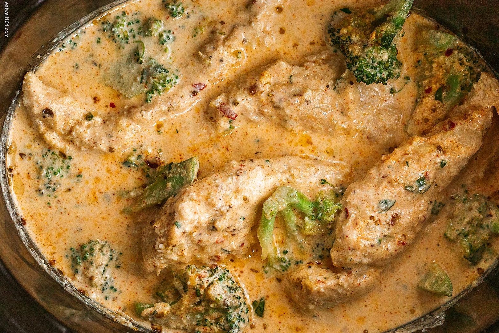 Slow Cooker Garlic Chicken Alfredo with Broccoli Milk For Health